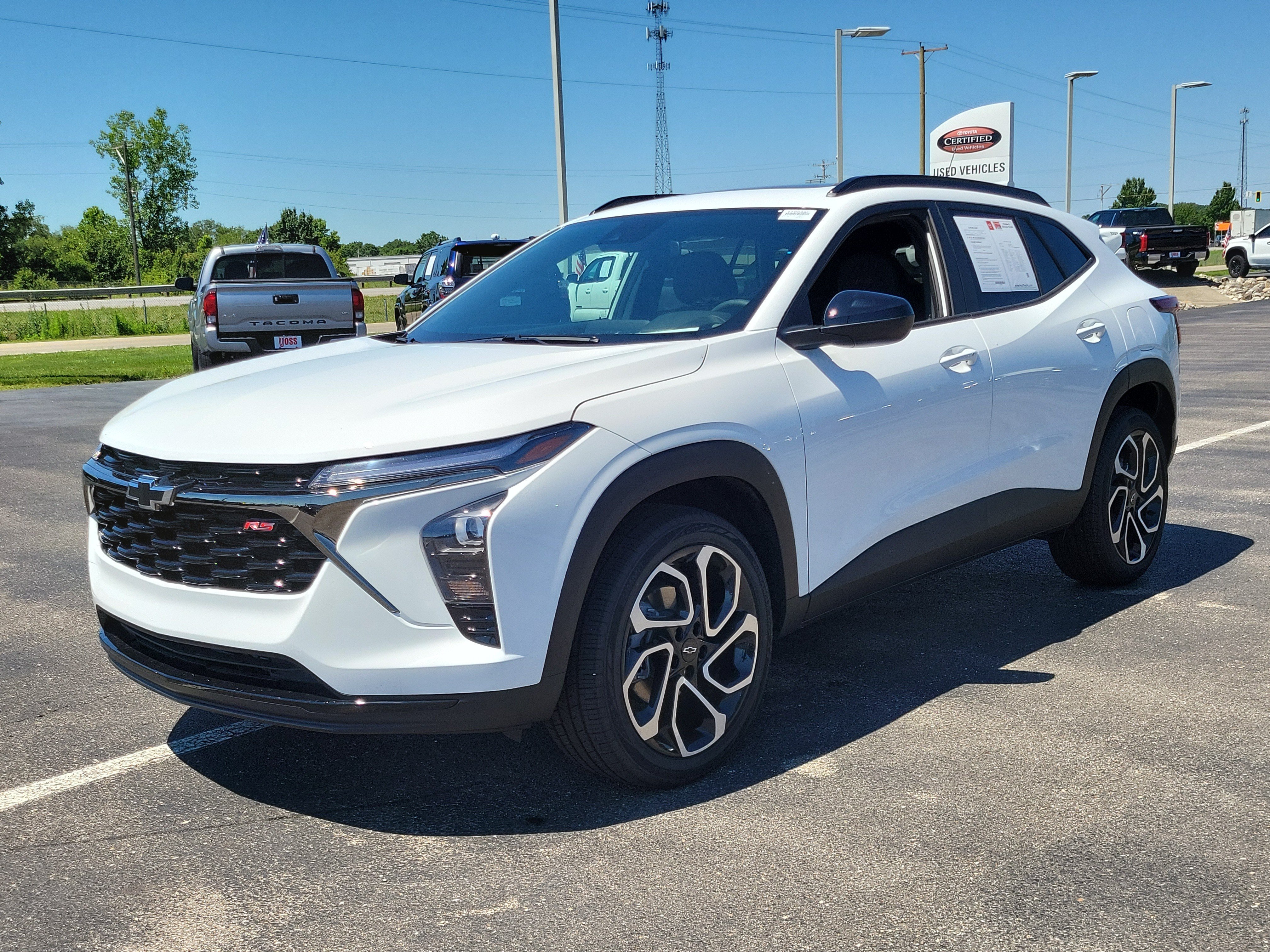 Used 2026 WHITE Chevrolet RS image 32