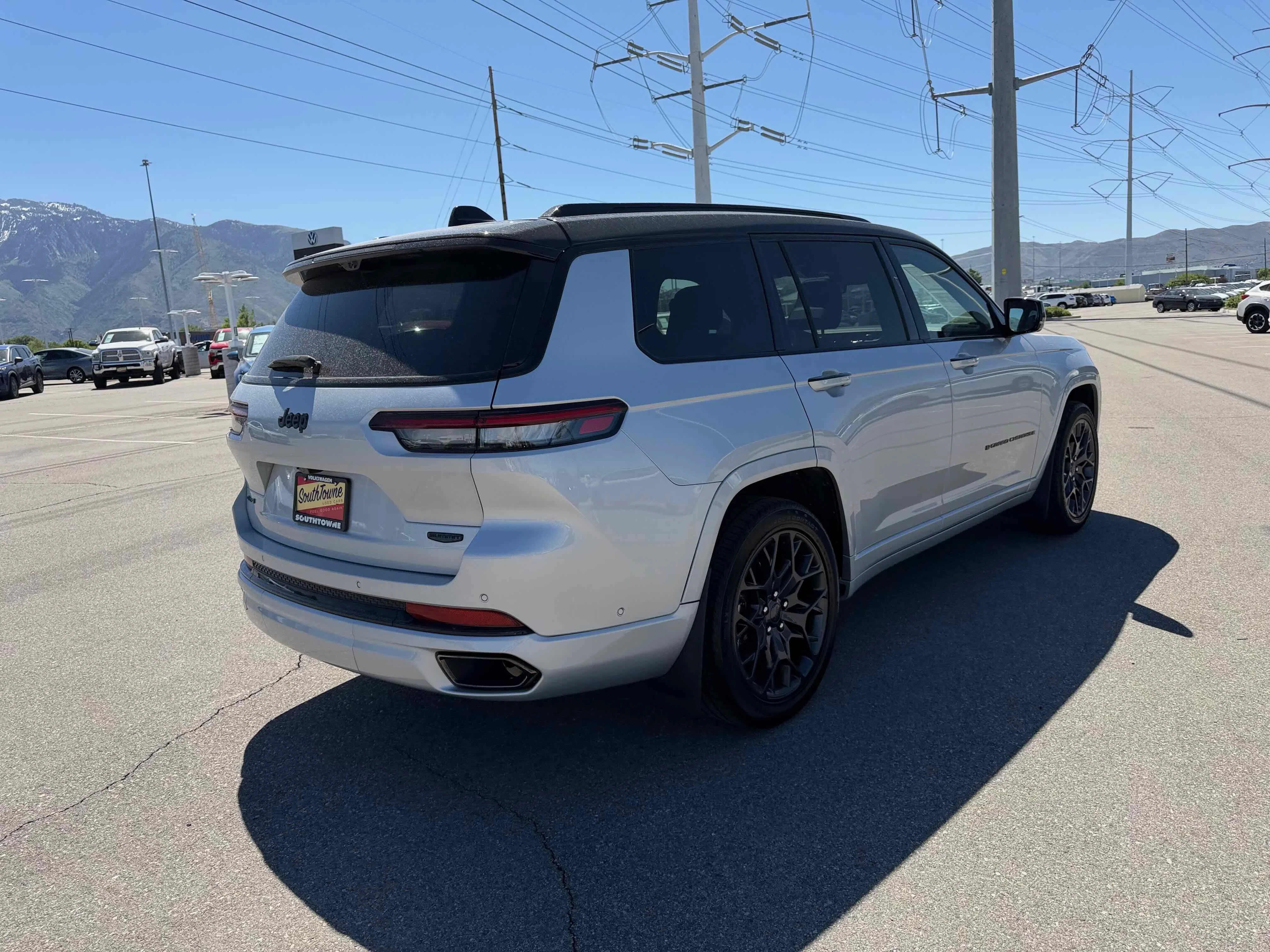 Used 2024 Silver Zynith Jeep Summit Reserve image 7