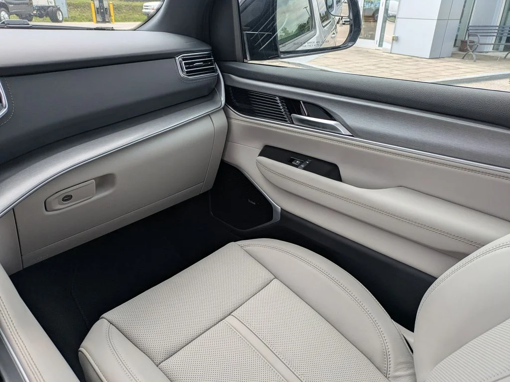 New 2026 Silver Jeep Limited Reserve image 24