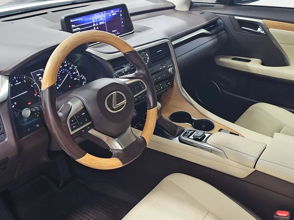 Used 2018 White Lexus 350L image 18