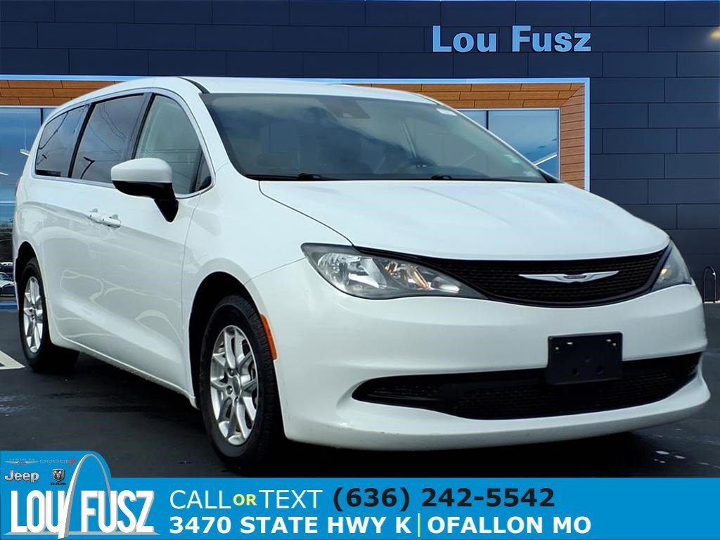 2023 Chrysler Voyager LX