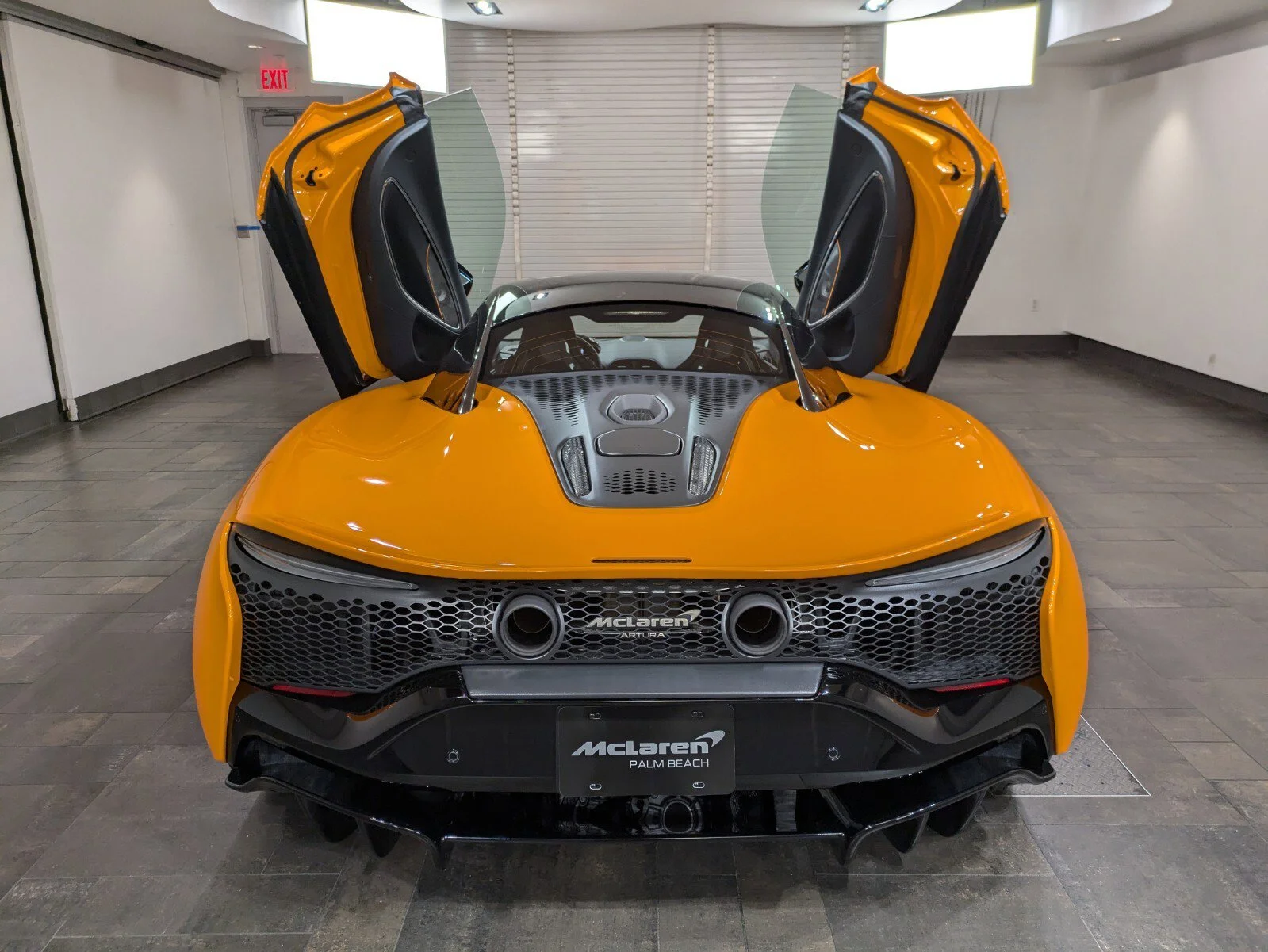 2025 McLaren Artura Vision - Photo 23