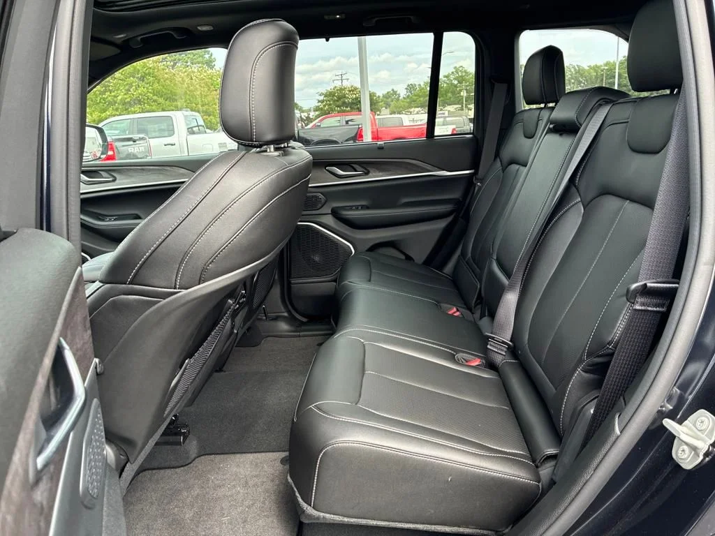 New 2024 Midnight Sky Jeep 4xe image 26