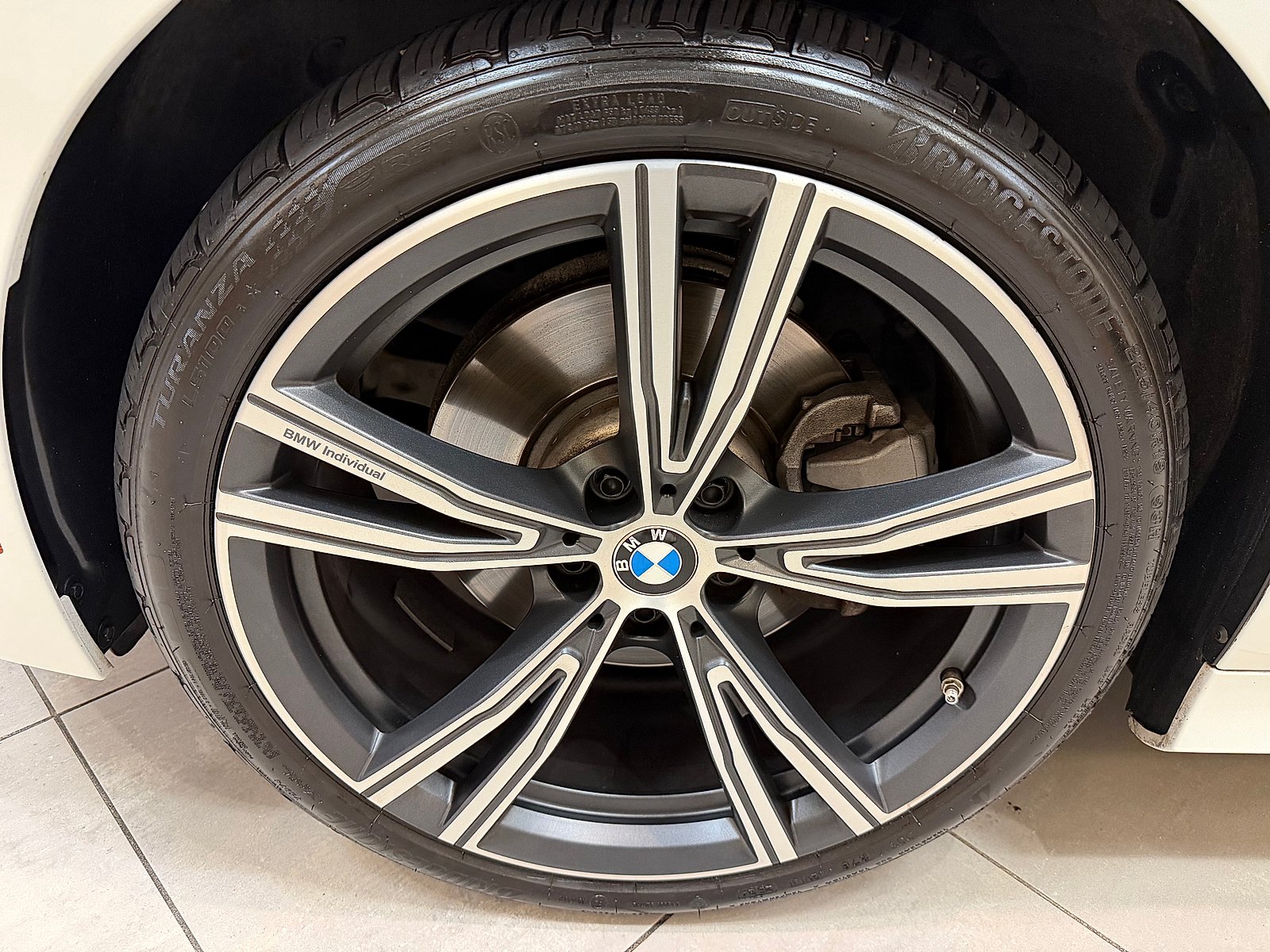 Used 2024  BMW  image 7