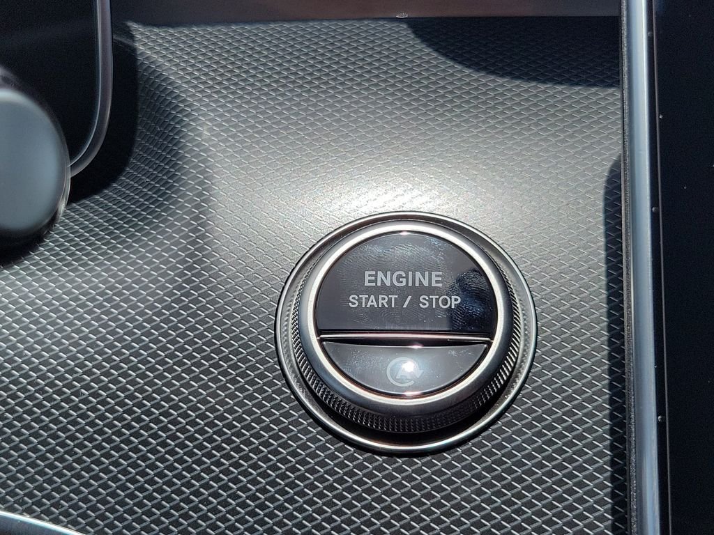 New 2026 White Mercedes-Benz C 300 image 31