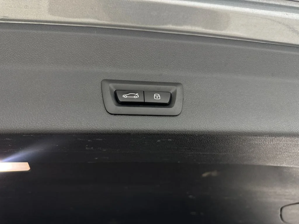 Used 2024 Gray BMW sDrive30i image 85