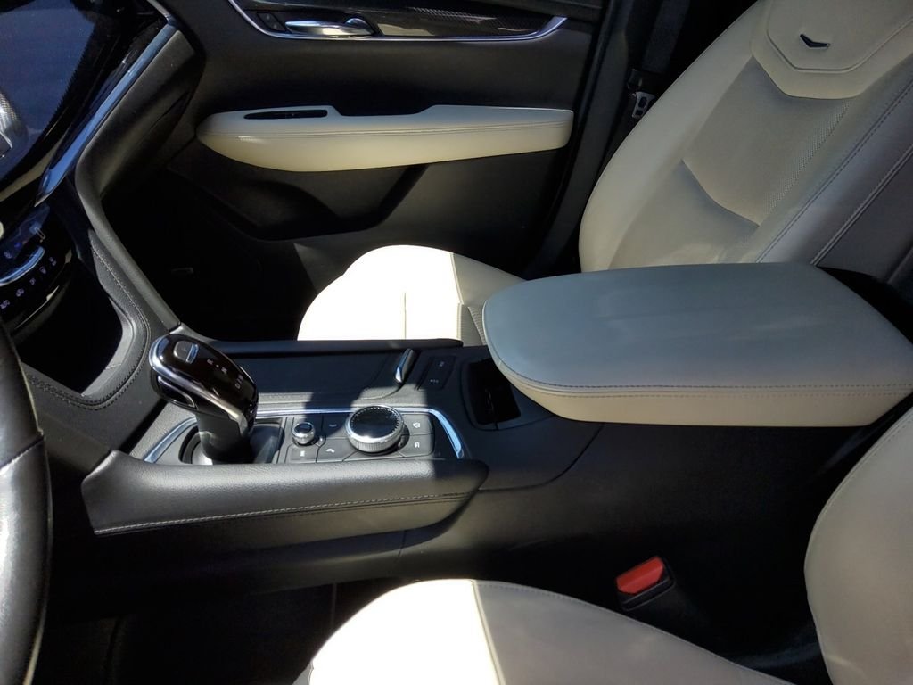 Used 2021 White Cadillac Sport image 23