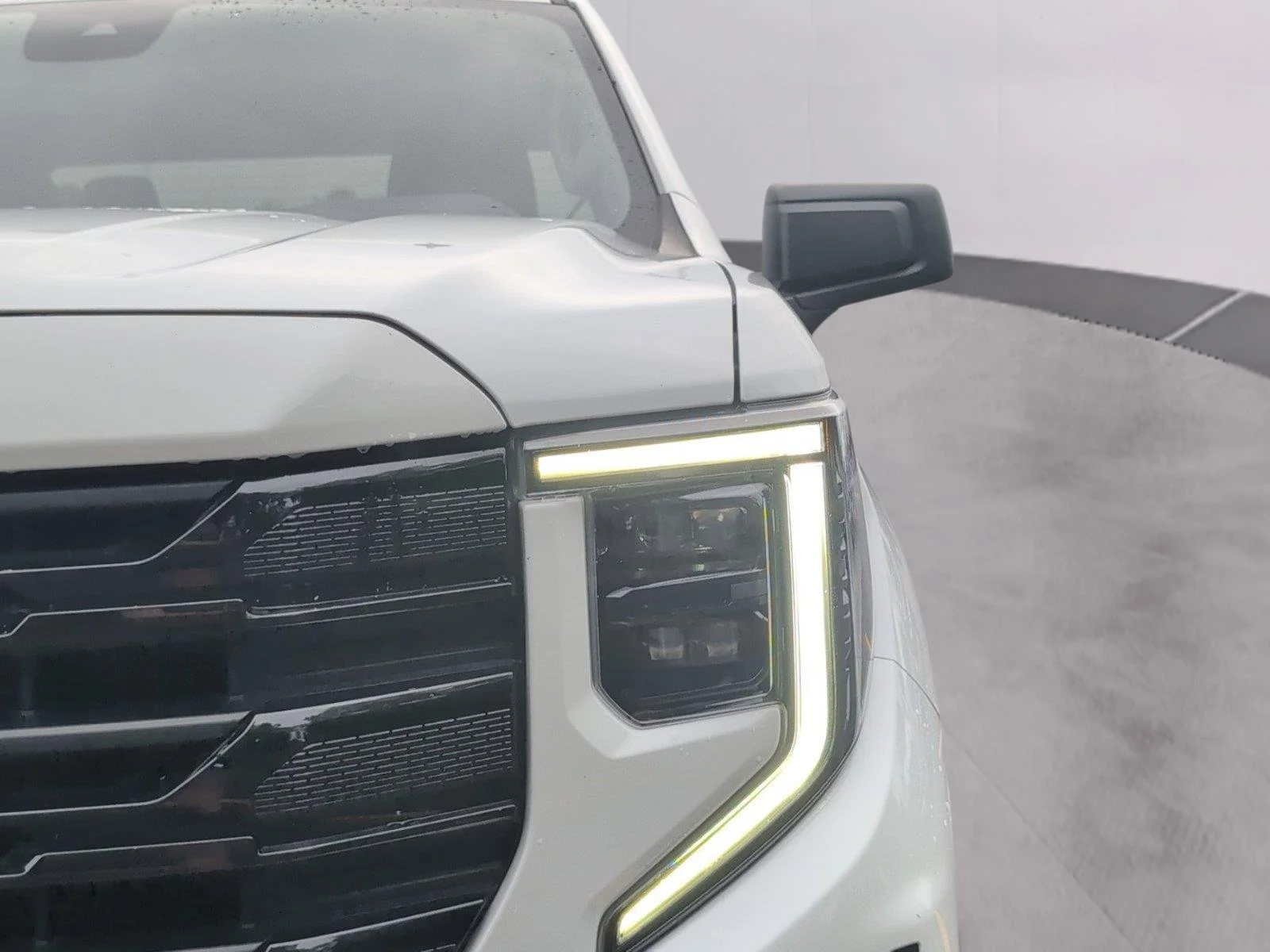 Used 2023 Summit White GMC Elevation image 36
