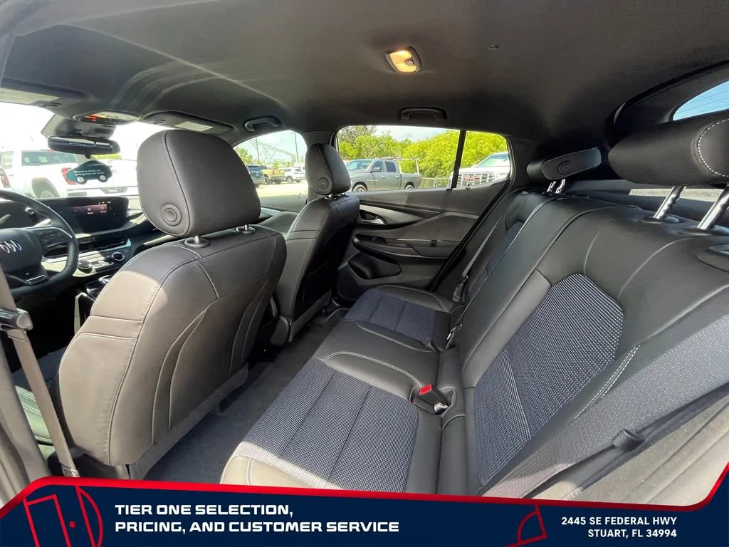 Used 2025 Summit White Buick Preferred image 12