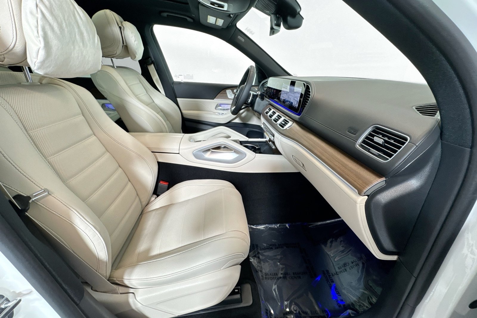New 2026 Polar White Mercedes-Benz GLS 580 image 27