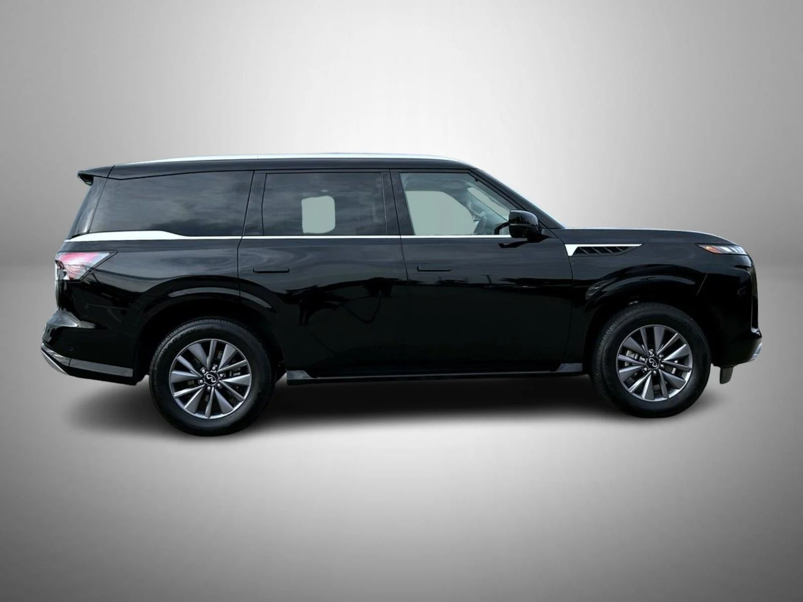 Used 2025 Black INFINITI PURE image 4