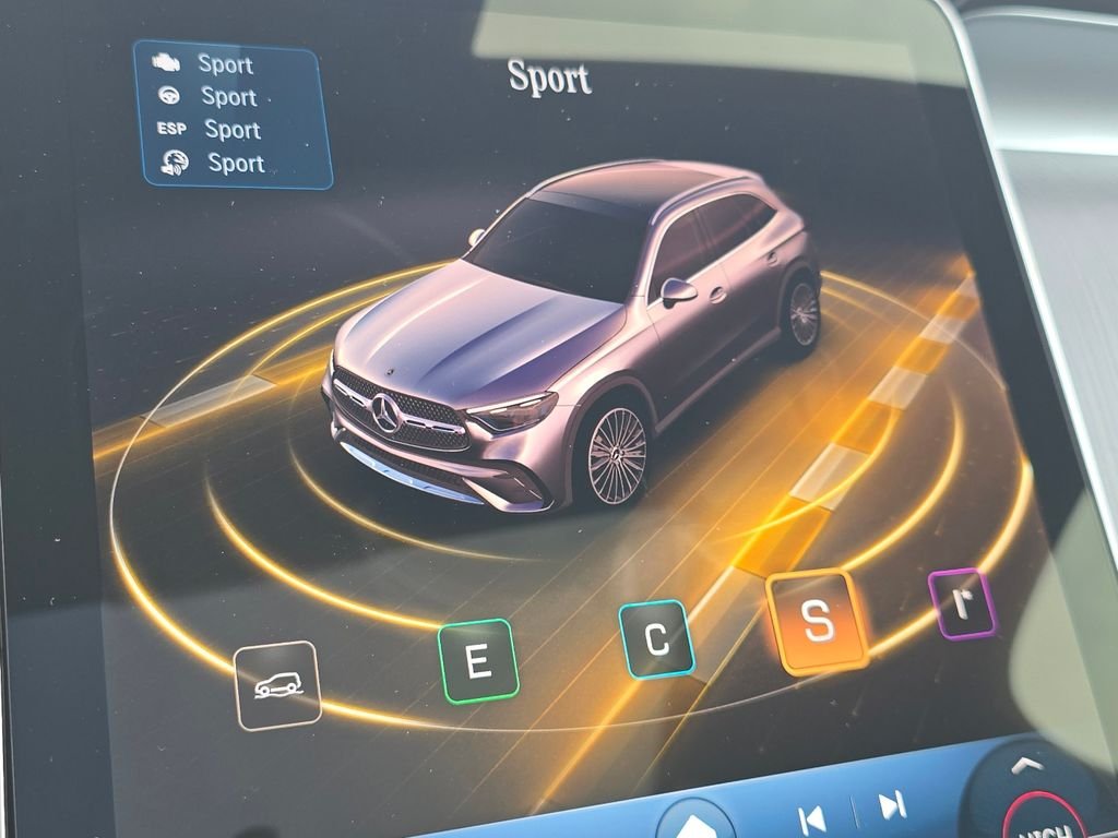 New 2026 Graphite Grey Metallic Mercedes-Benz GLC 300 image 33