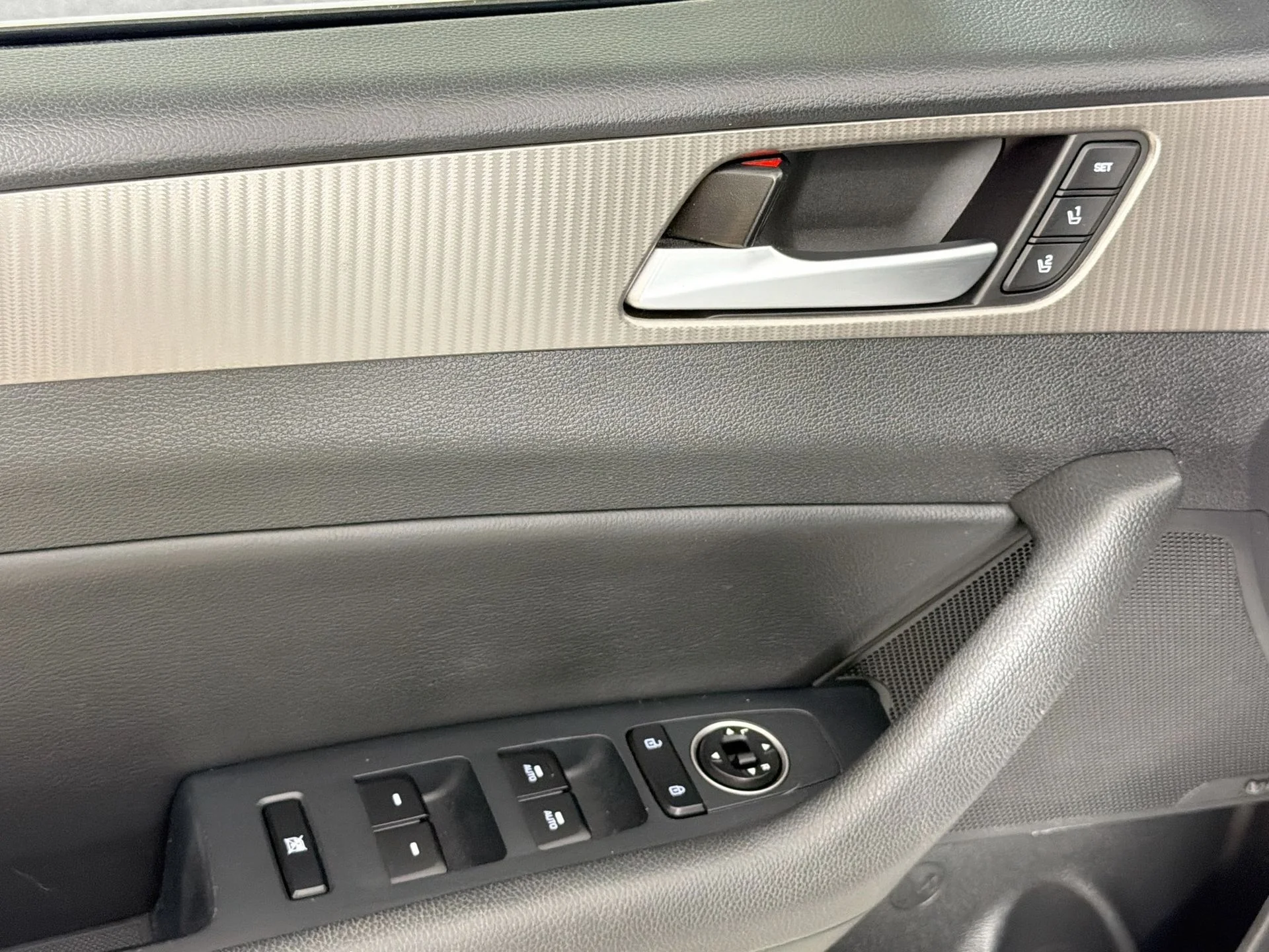 Used 2019 White Hyundai Limited image 19