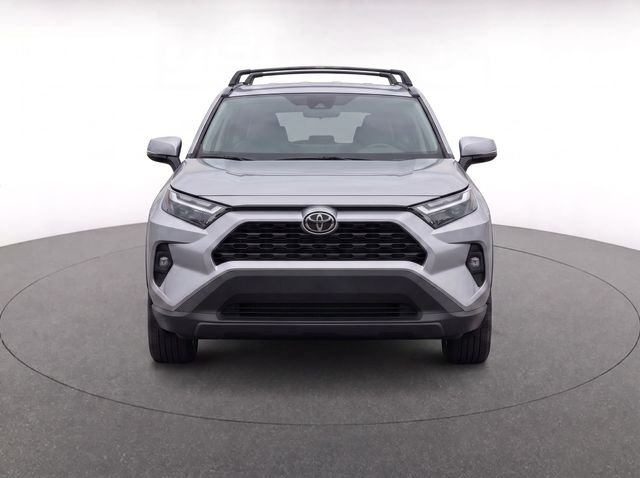 Used 2023 Silver Toyota XLE Premium image 5