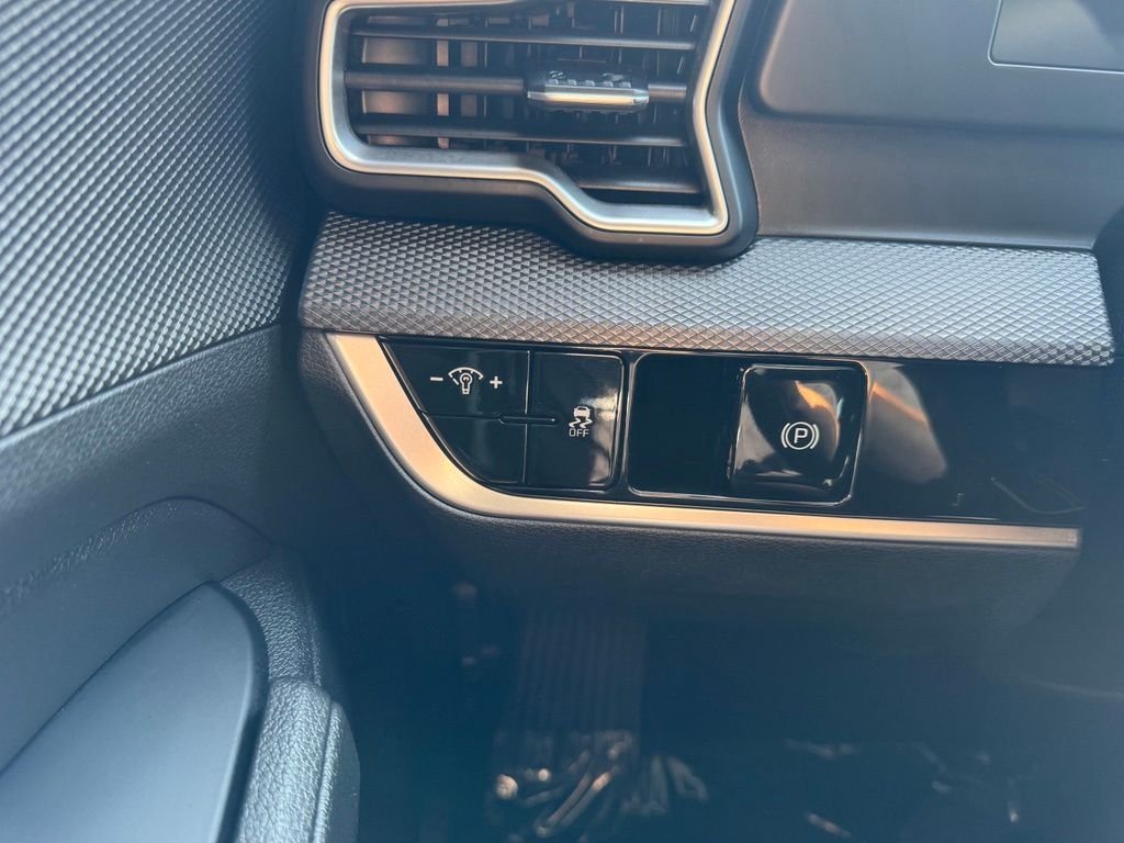 2023 Kia Sportage LX - Photo 21