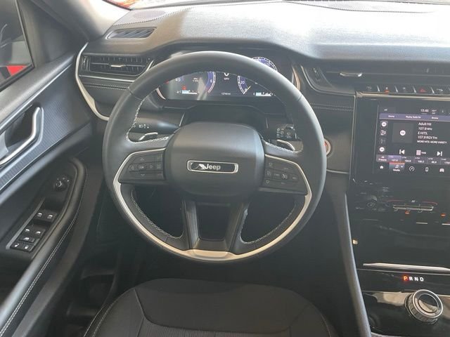 Used 2025 Silver Jeep Laredo image 16