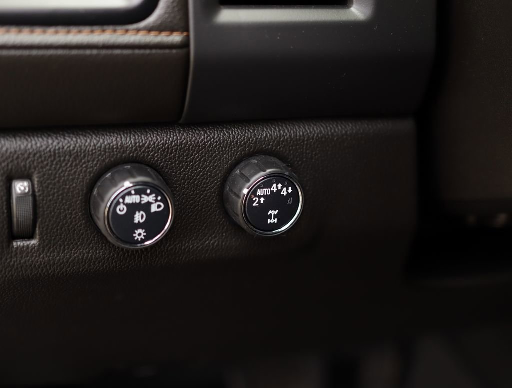 Used 2022 Satin Steel Metallic GMC AT4 - Leather image 10