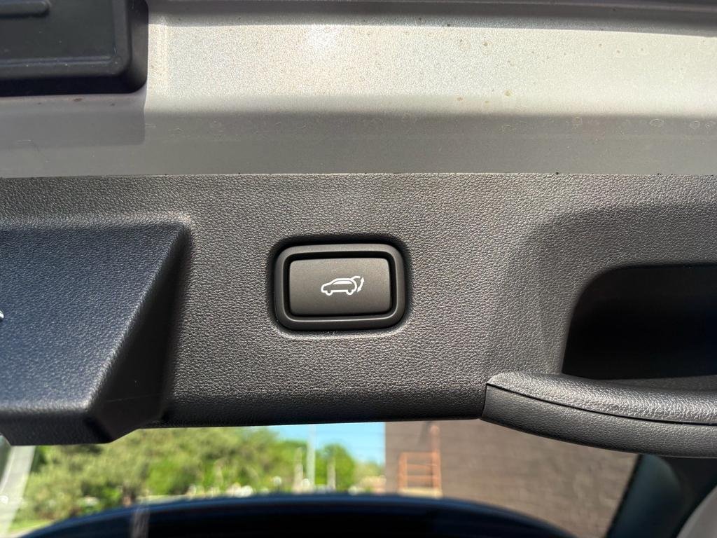 New 2026 Shimmering Silver Hyundai SEL FWD image 22