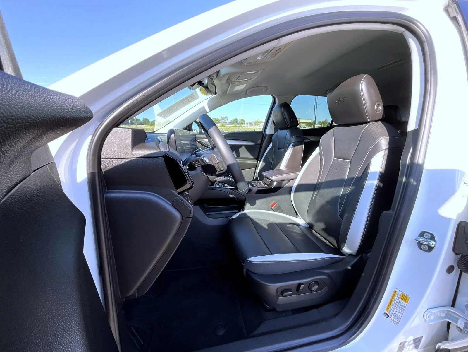 2024 Buick Envision Sport Touring - Photo 10
