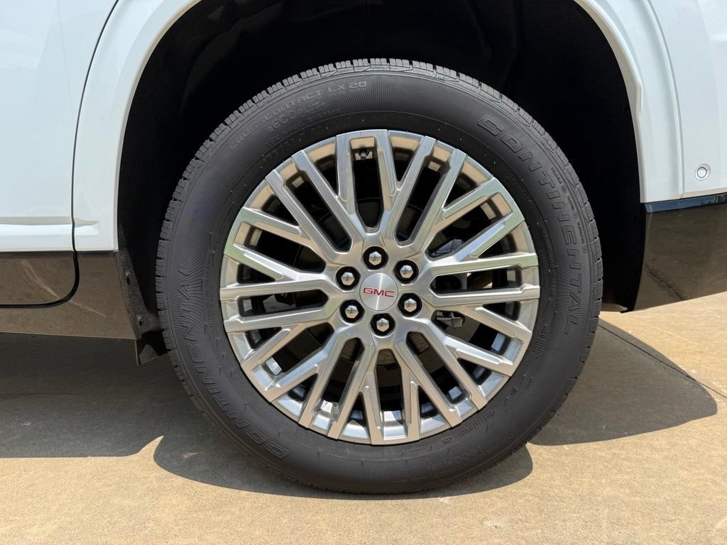 2026 GMC Acadia Denali - Photo 9