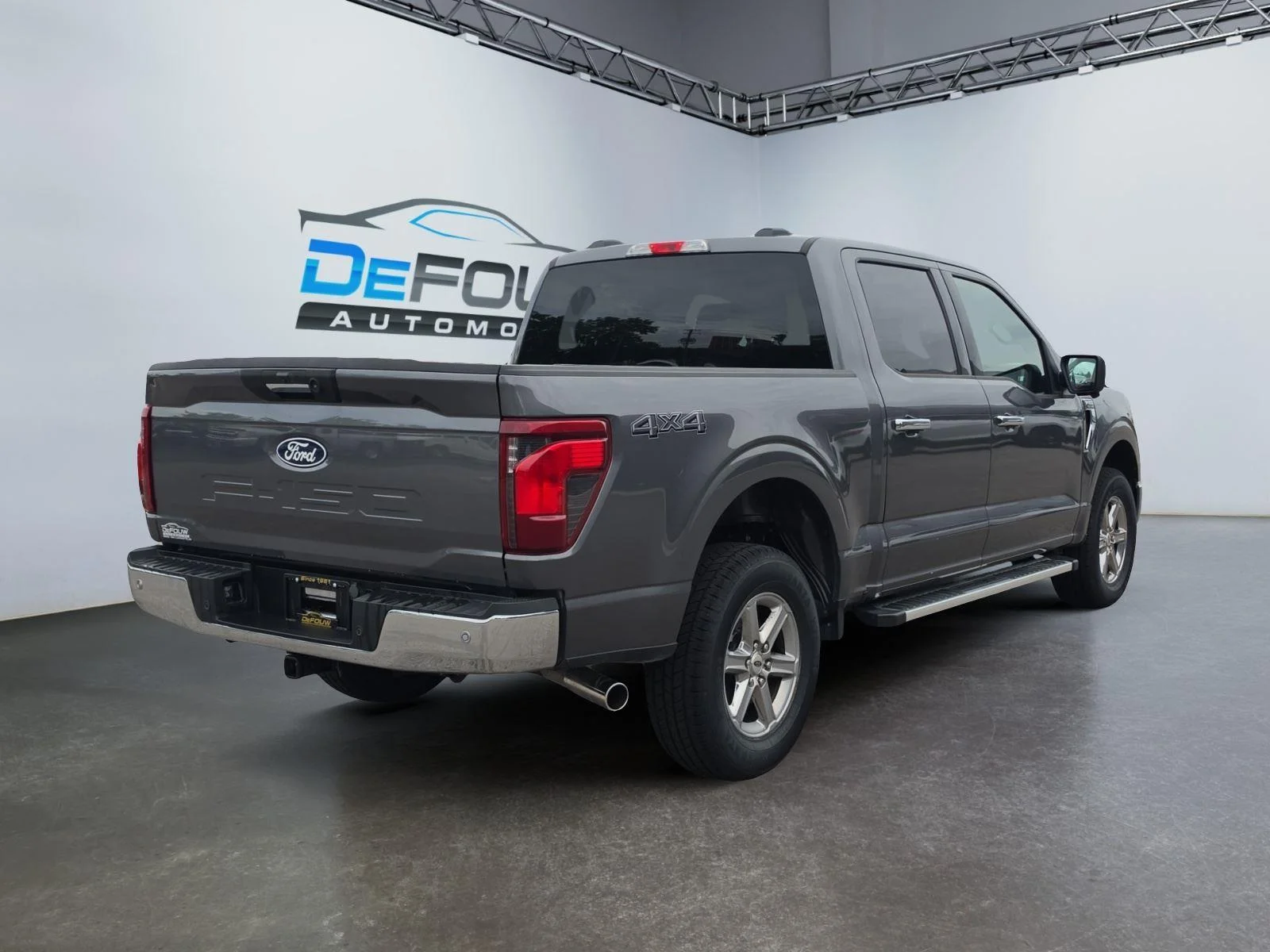 Used 2024 Carbonized Gray Ford XLT image 3
