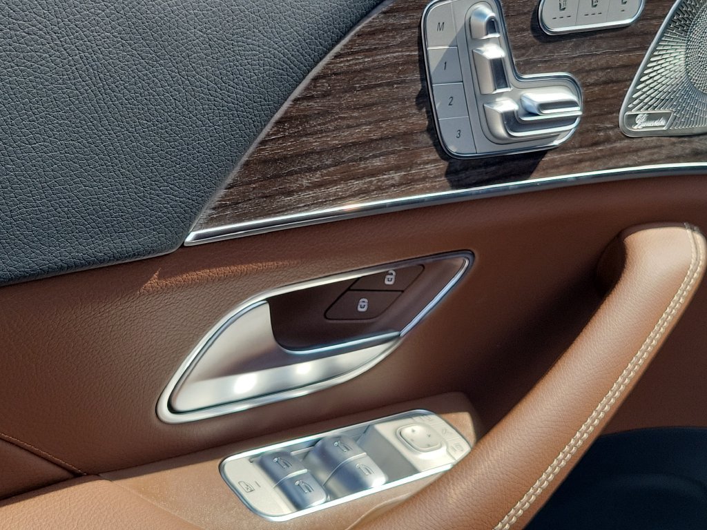 New 2027 MANUFAKTUR Patagonia Red Metallic Mercedes-Benz GLE 450 image 16