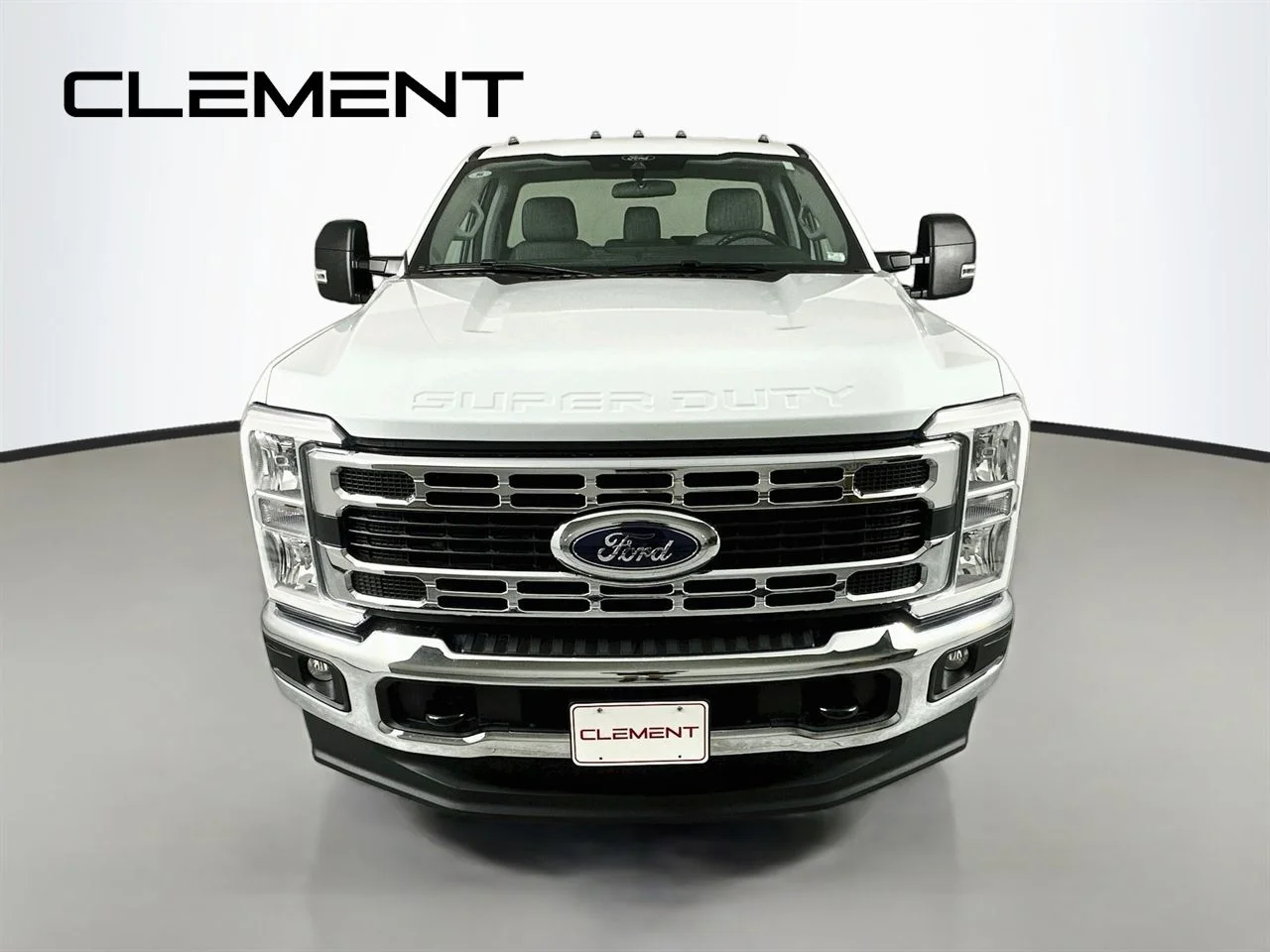 Used 2026 Oxford White Ford XLT image 3