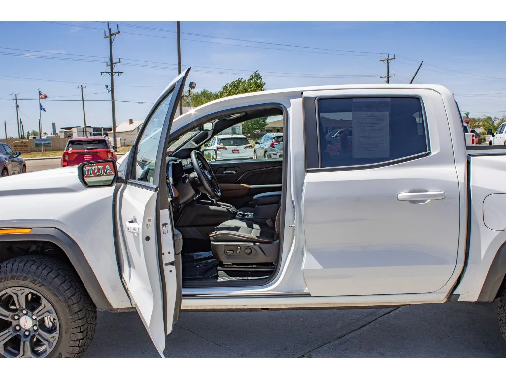 2025 GMC Canyon AT4 - Photo 27