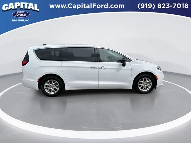 Used 2024 White Chrysler Touring L image 9