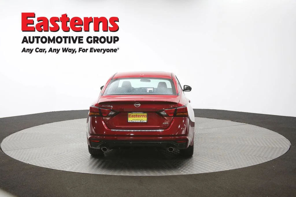 Used 2023 Red Nissan 2.5 SR image 36