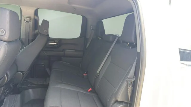 Used 2025 White Chevrolet Custom image 17