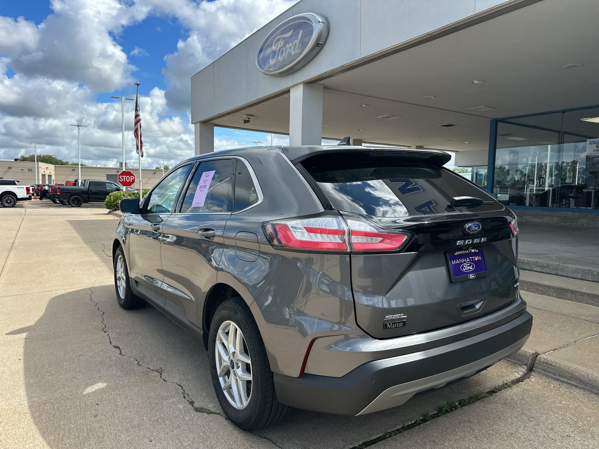 Used 2022 Carbonized Gray Metallic Ford SEL image 11