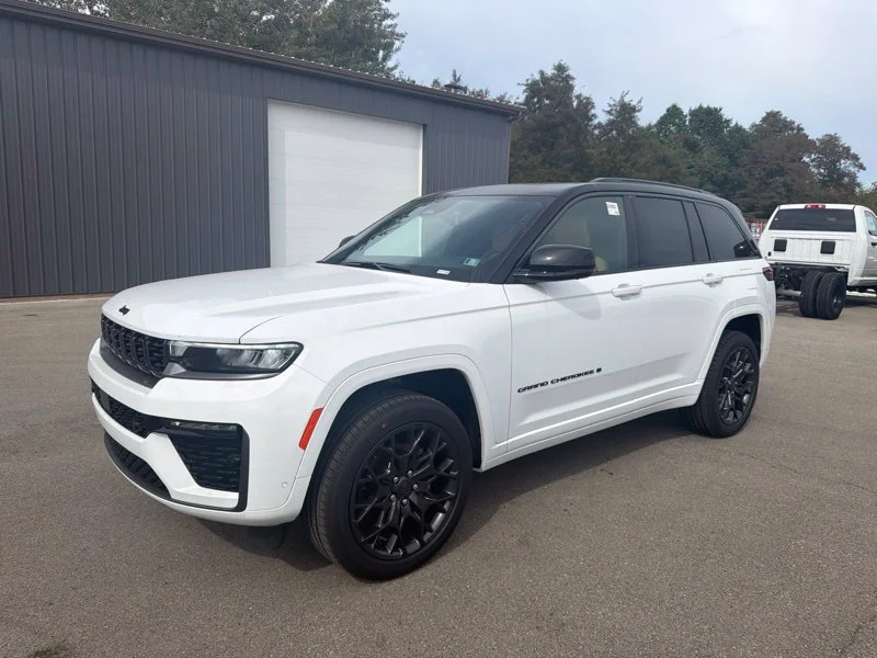 New 2026 Bright White Clear-Coat Exterior Paint Jeep Summit image 7