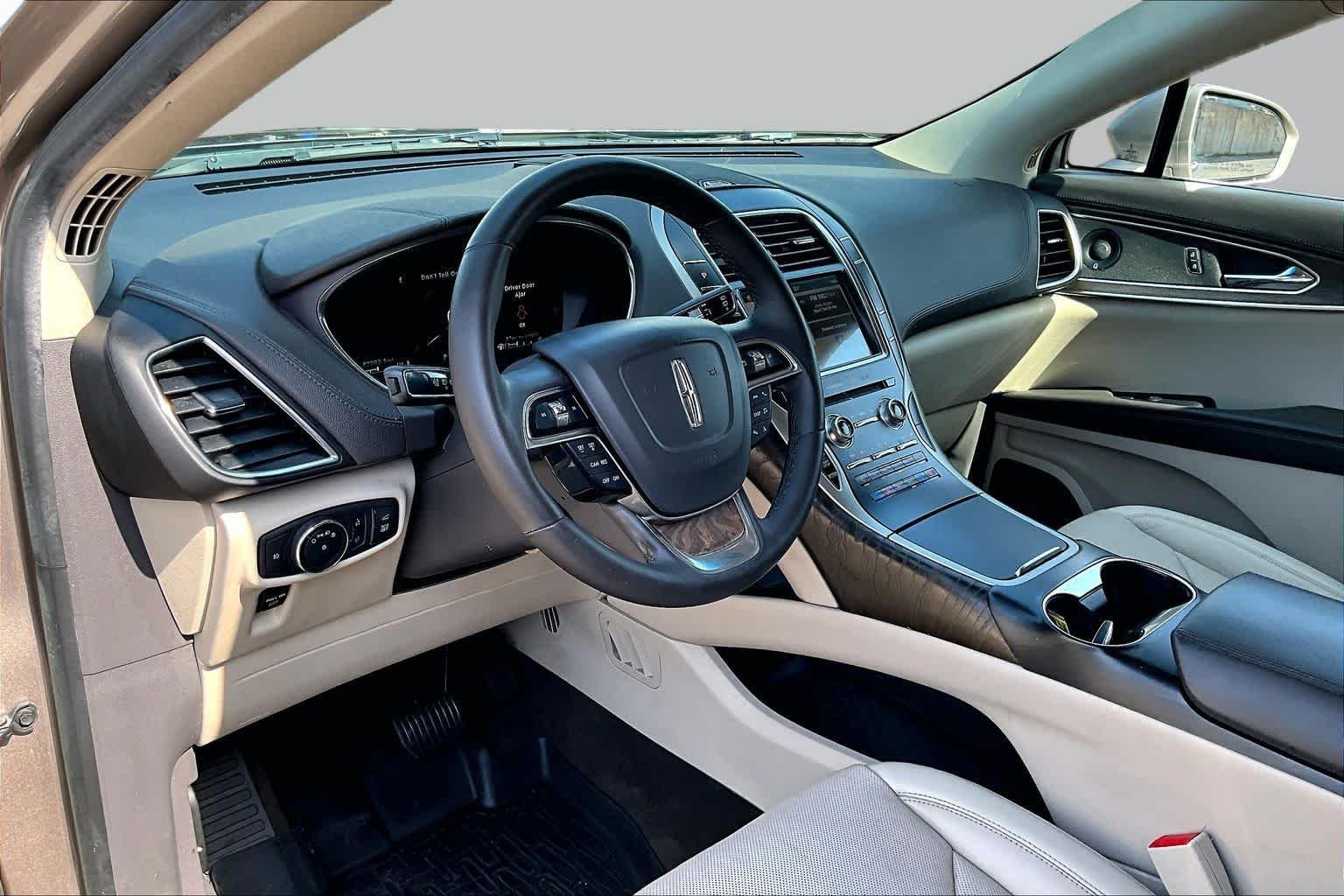 Used 2019 Iced Mocha Lincoln Reserve image 18