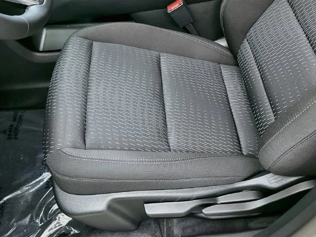 New 2027 Mosaic Black Metallic Chevrolet LT image 21