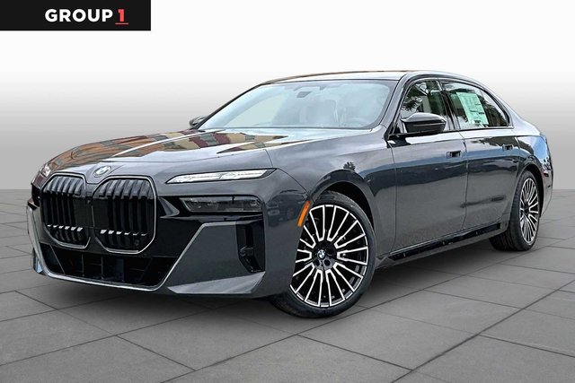 2026 BMW 740i