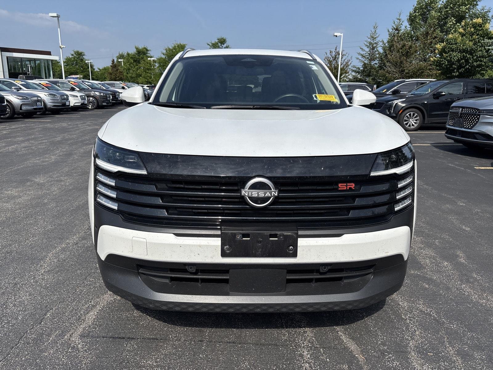 Used 2025 Aspen White Tricoat Nissan SR image 2