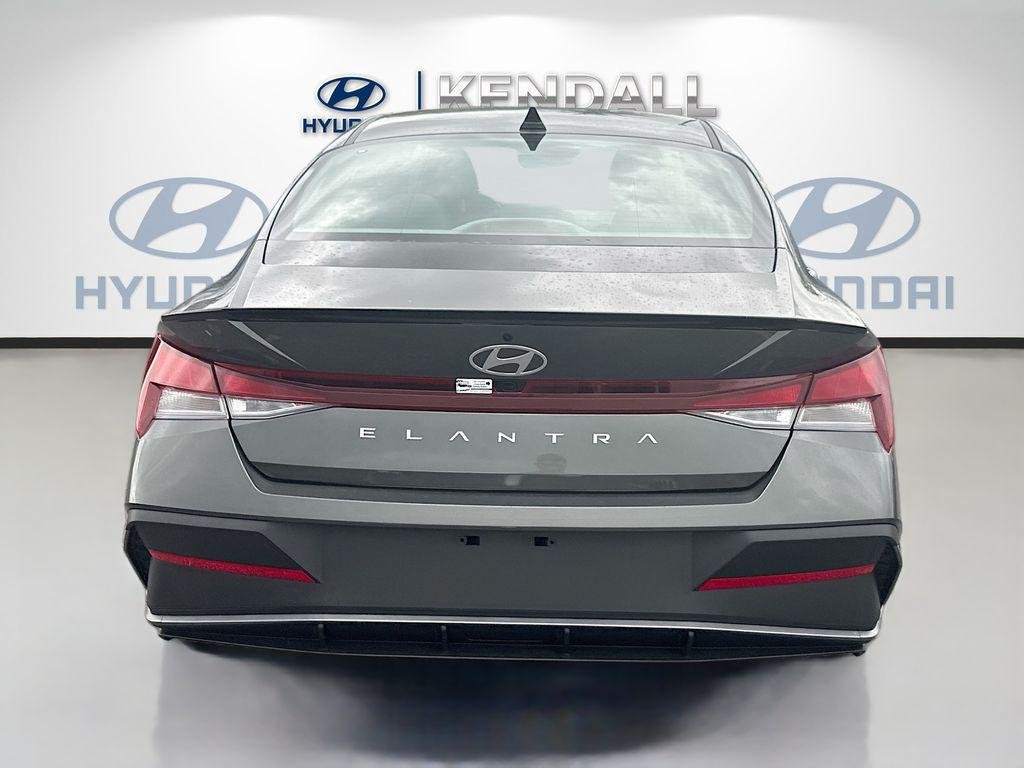 New 2026 Amazon Gray Hyundai SEL Sport image 5