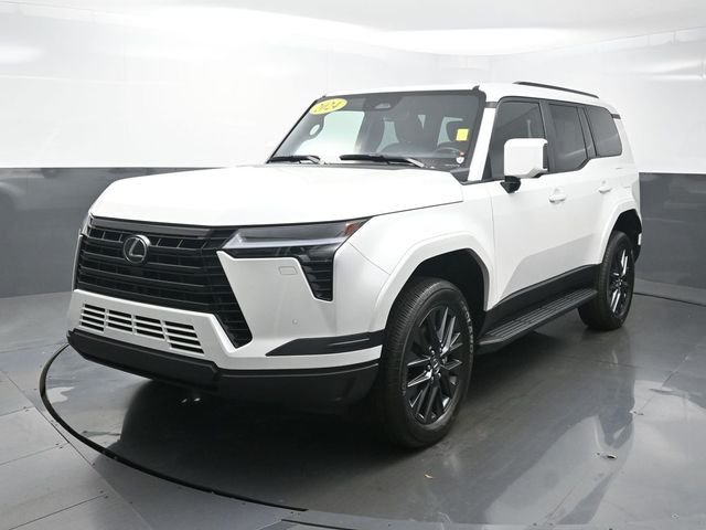 Used 2024 White Lexus 550 Premium image 3