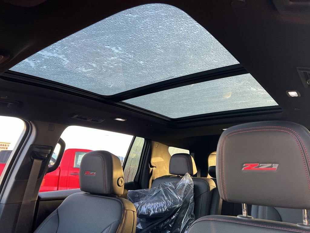 New 2026 Polar White Tricoat Chevrolet Z71 image 9