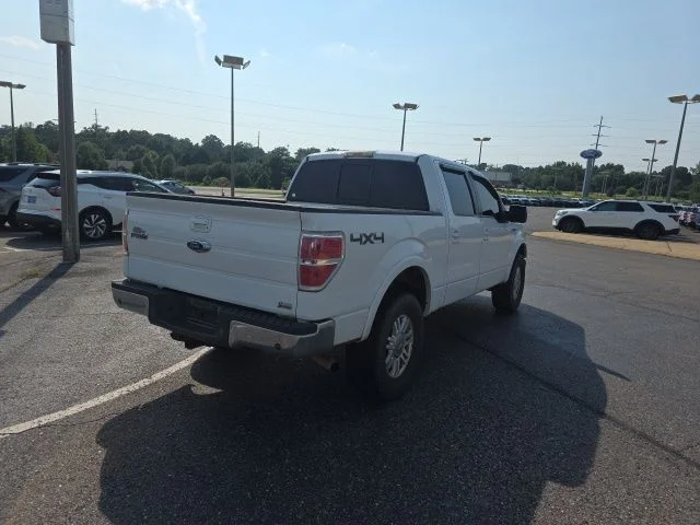 Used 2010 White Ford Lariat image 3