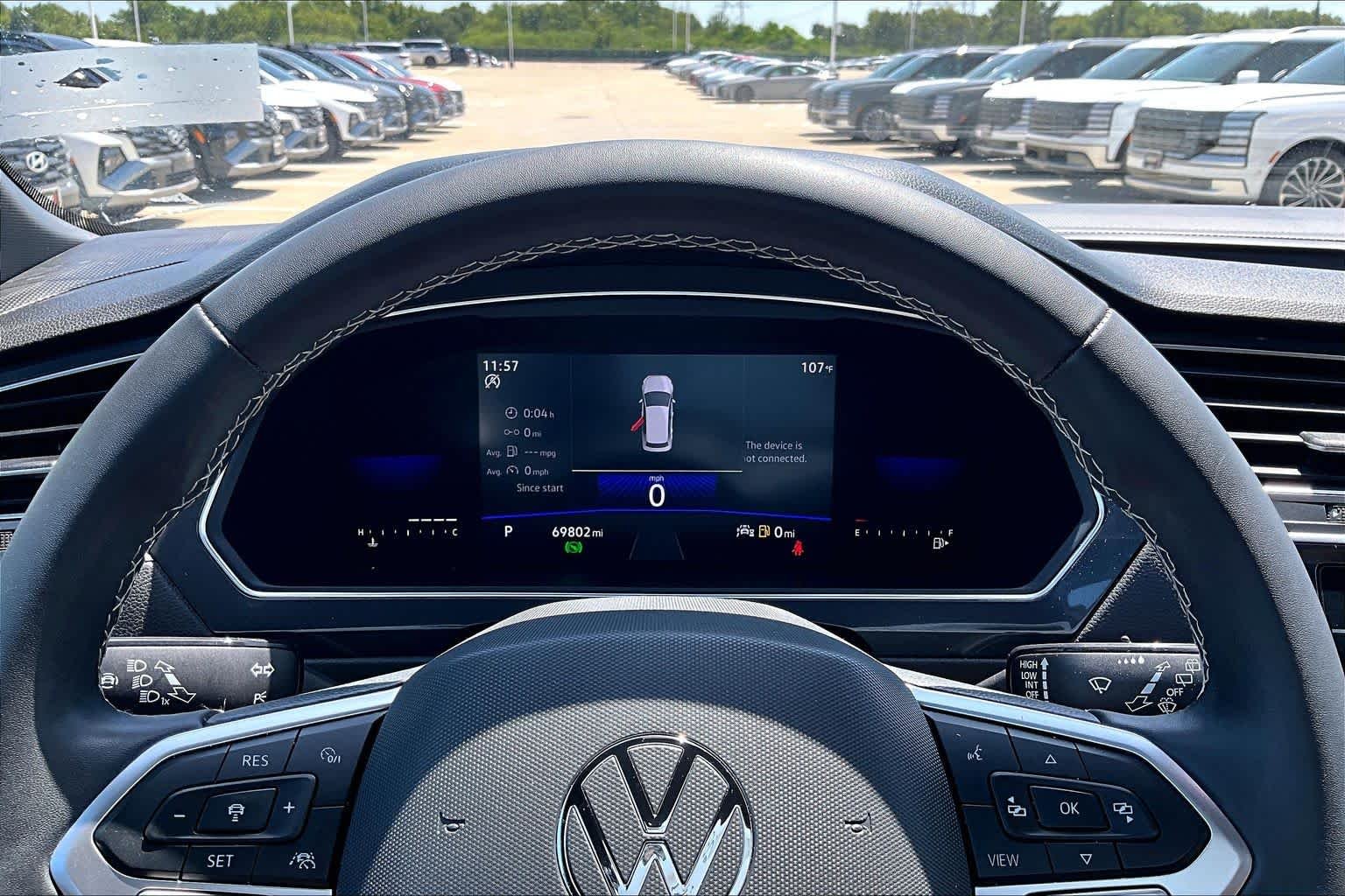 Used 2022 Pure White Volkswagen SE image 26