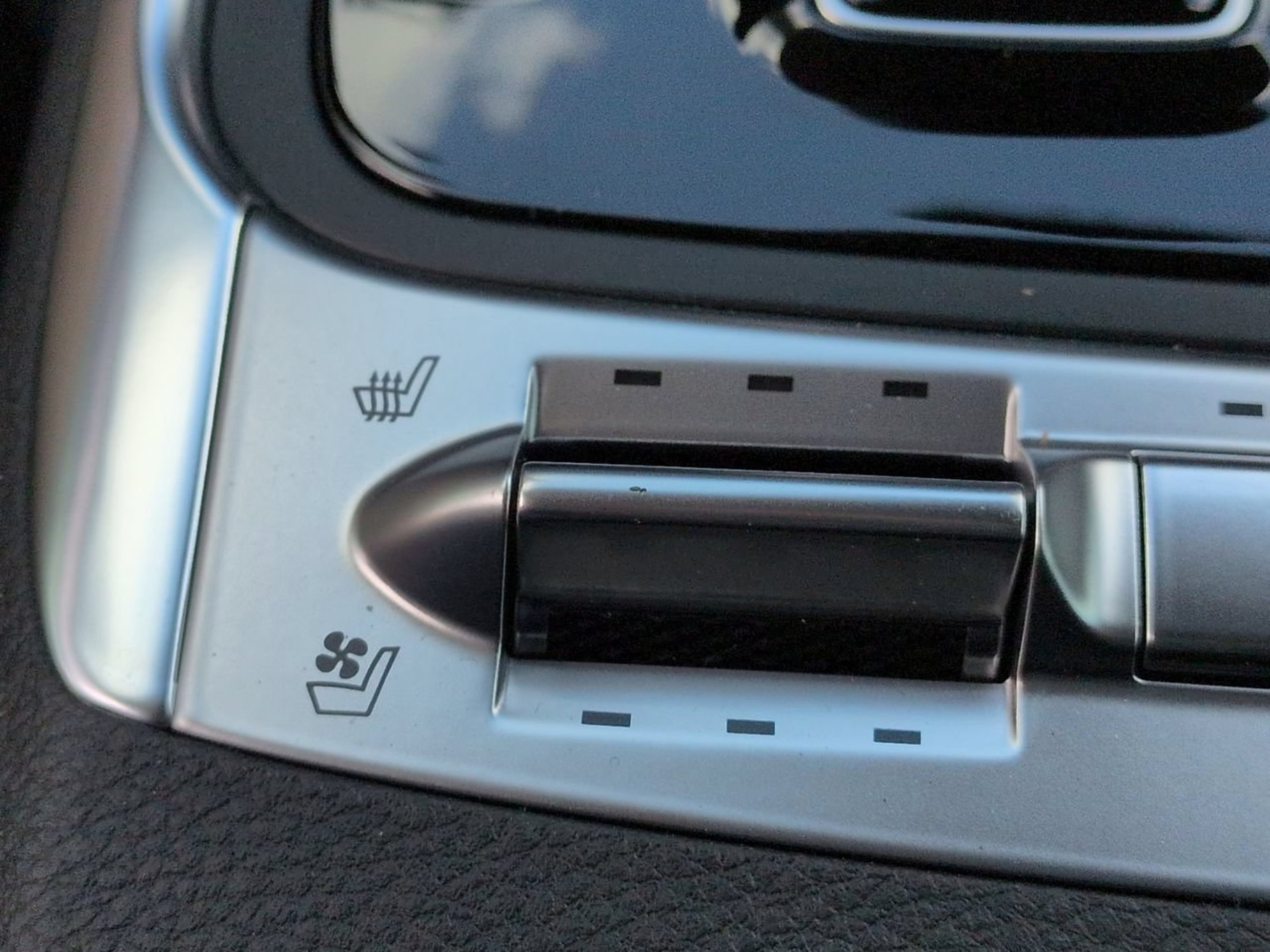 New 2026 Ceramic Silver Kia SX Prestige image 25