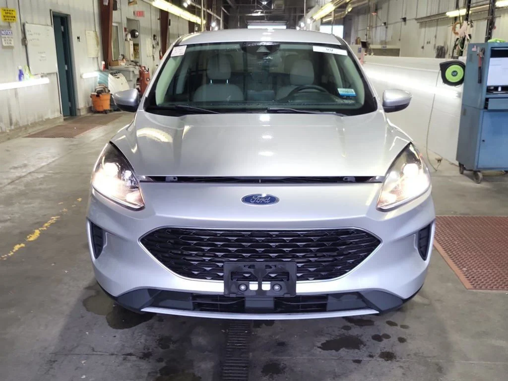 Certified Used 2020 Silver Ford SE image 11