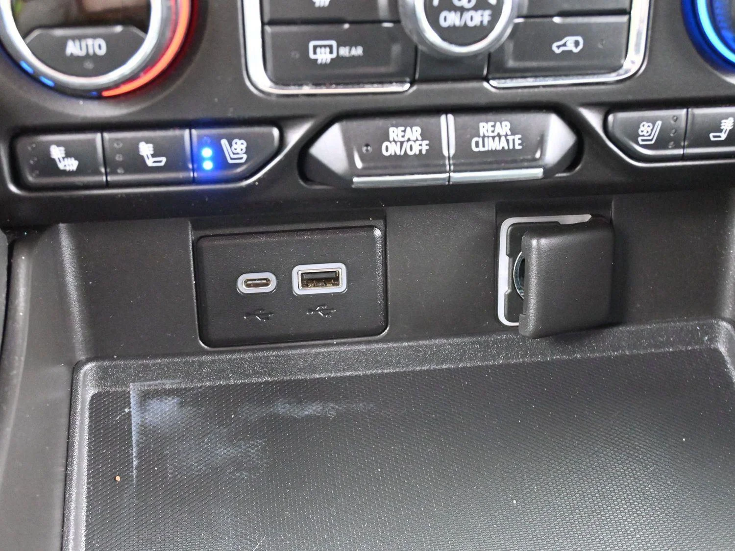 Used 2021 Black Chevrolet Premier image 28
