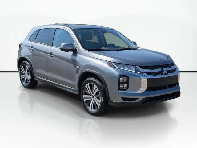 Used 2024 Silver Mitsubishi S image 4