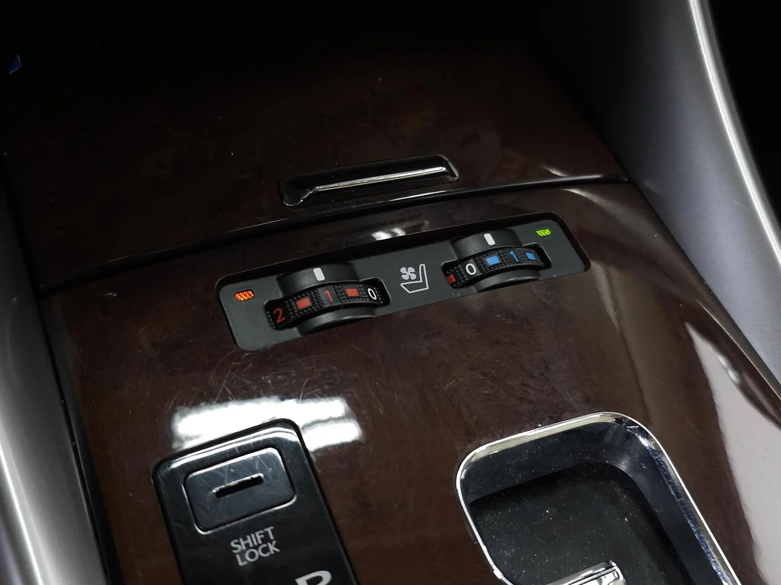 Used 2010 Brown Lexus  image 24