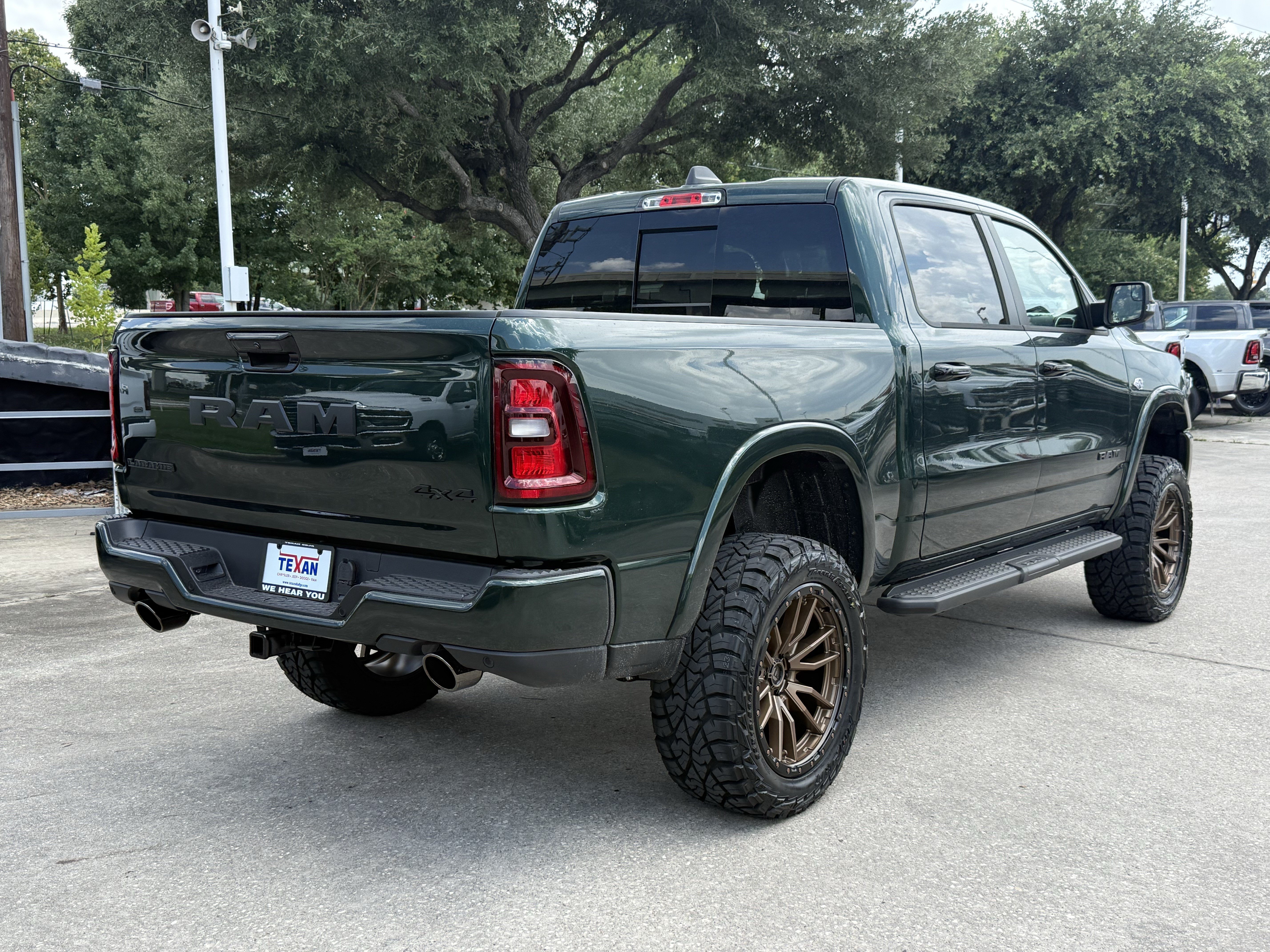 New 2026 Serrano-Green Metallic Exterior Paint RAM Laramie image 4