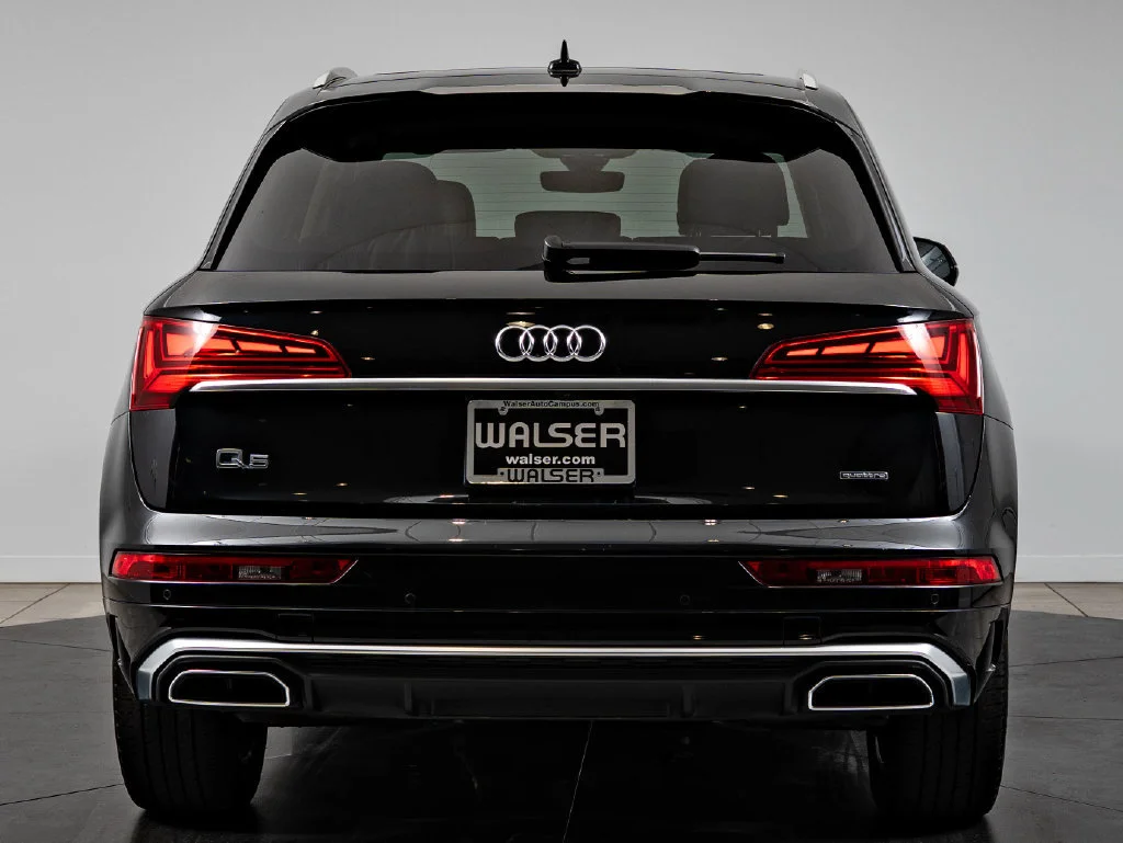 Used 2023 Mythos Black Metallic Audi 45 S line Premium image 7