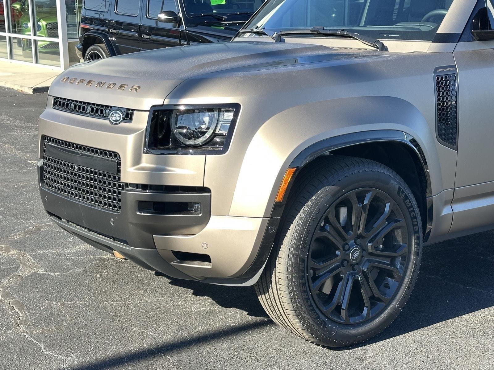 Used 2025 Petra Copper Premium Metallic Land Rover OCTA Edition One image 40